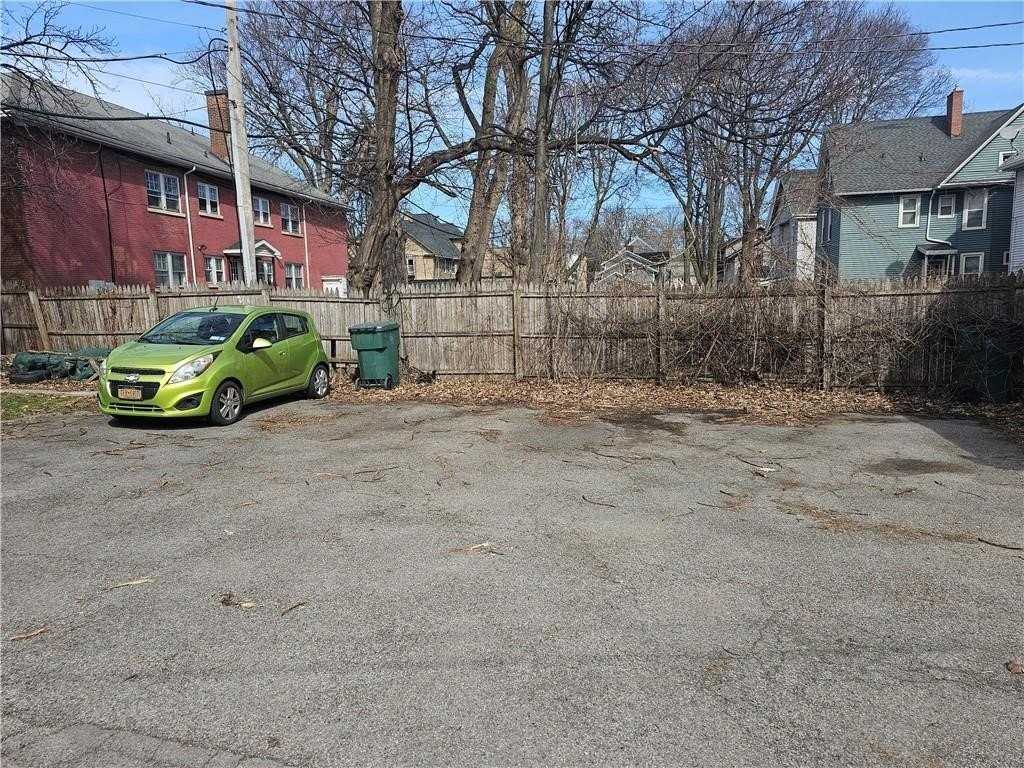 9 Rowley St Apt 3 - Photo 5 of 14