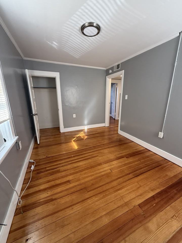 6275 Riverside DriveUnit 2 #6275-2 - Photo 5 of 10