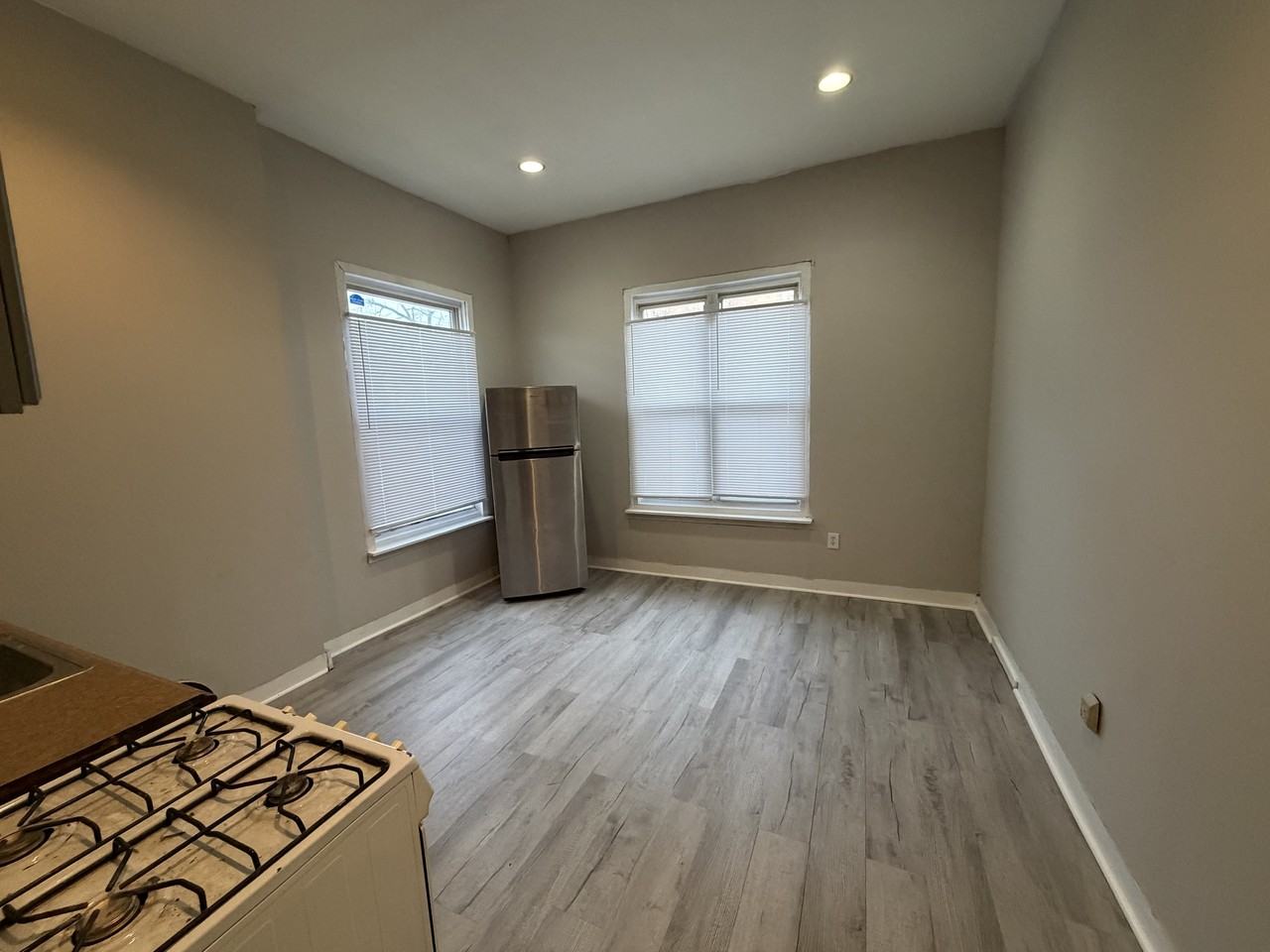 4643 Leiper Street - Photo 4 of 10