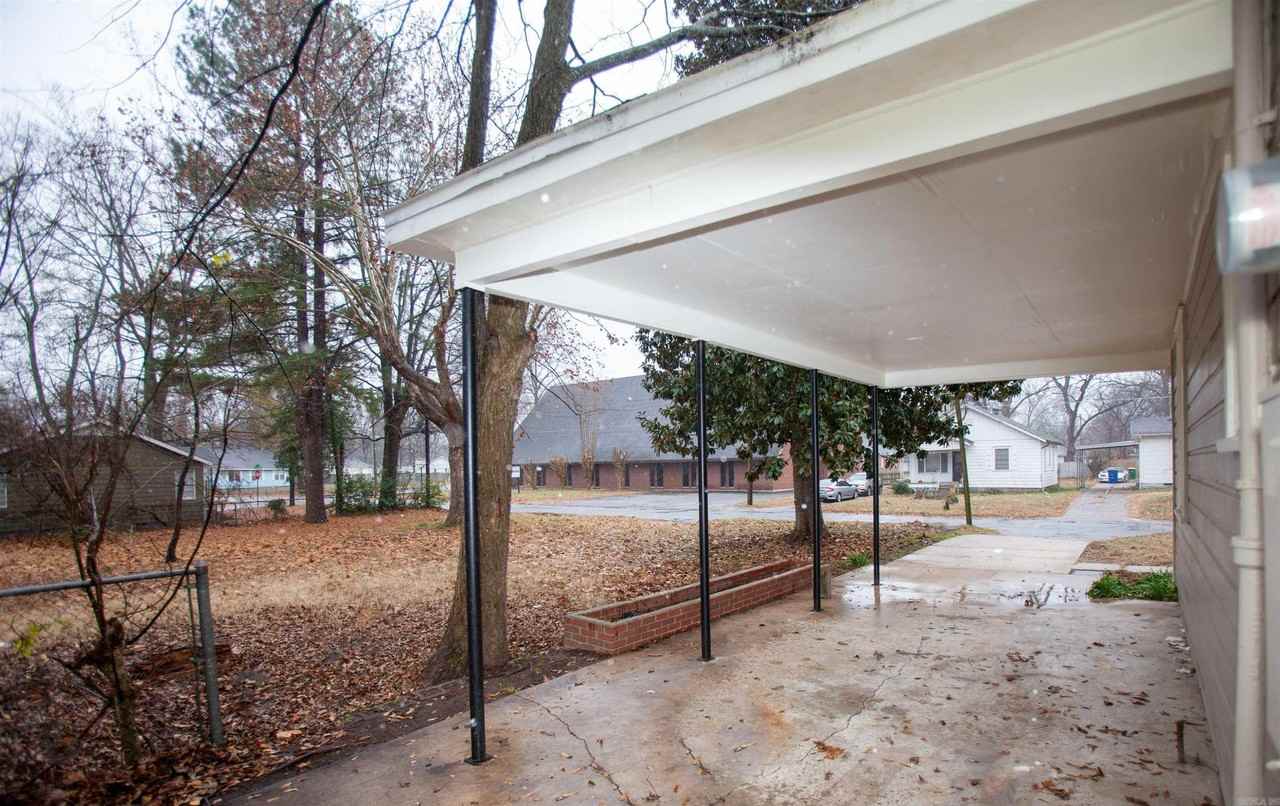 4701 Atkins St - Photo 2 of 18