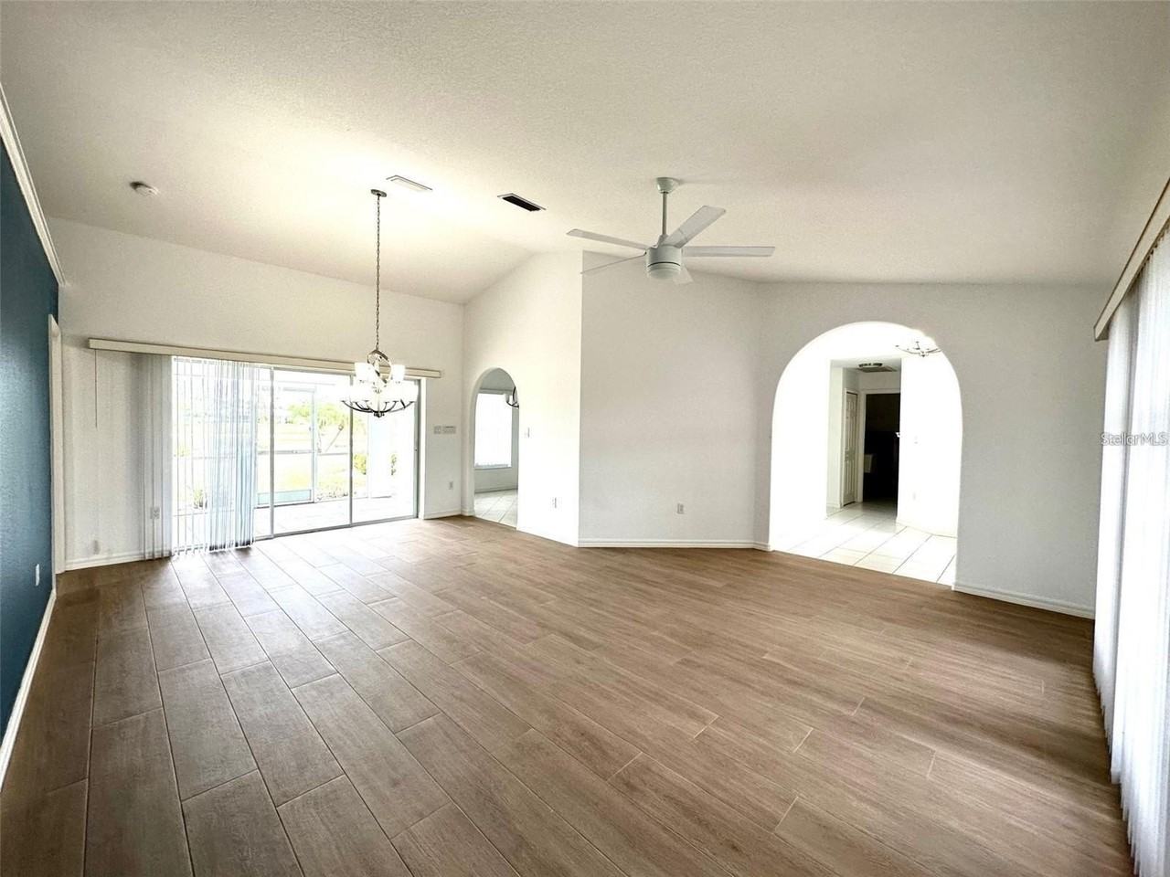 2169 Onondaga Ln - Photo 7 of 34