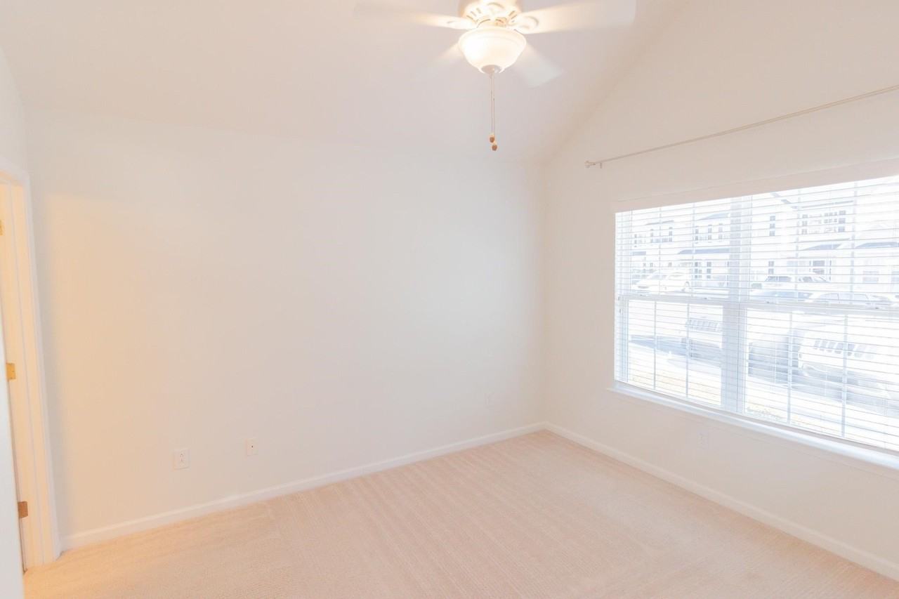 187 Madrid Dr - Photo 7 of 22