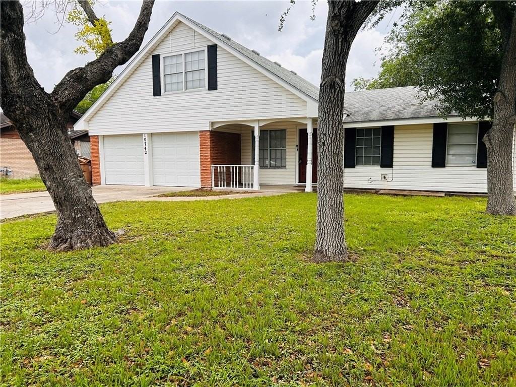 10742 Kingwood Dr - Photo 2 of 18