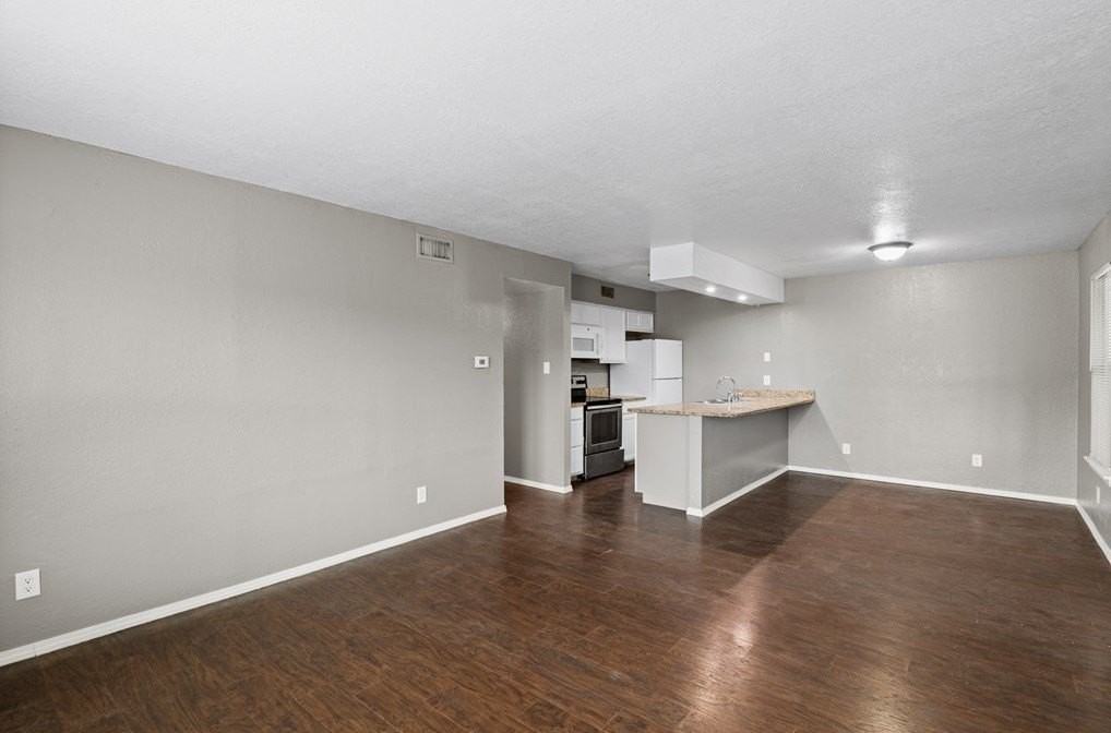 659 Redwood Ave Unit 771 - Photo 3 of 8