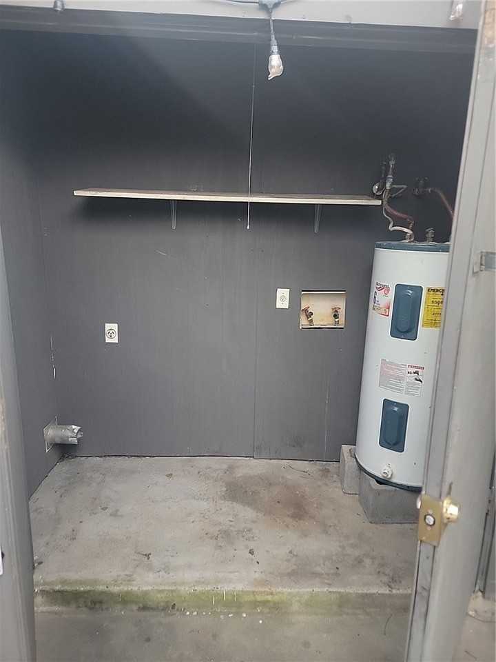 5735 Crestmore Dr - Photo 2 of 19