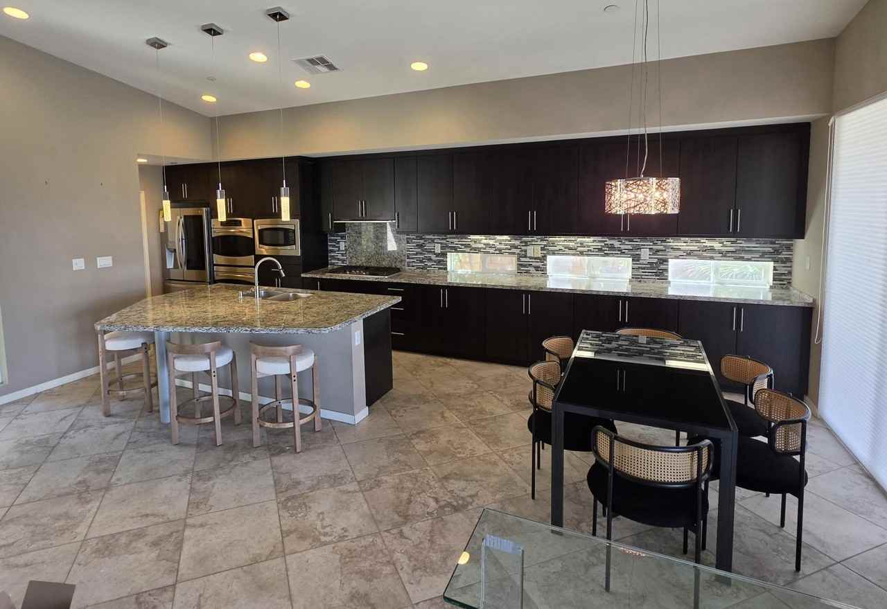 4415 Vantage Ln - Photo 5 of 50