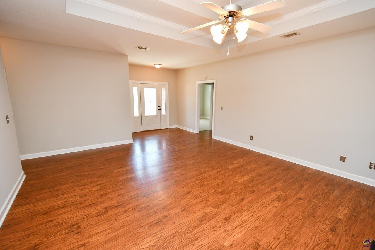 104 Newport Ave - Photo 4 of 25