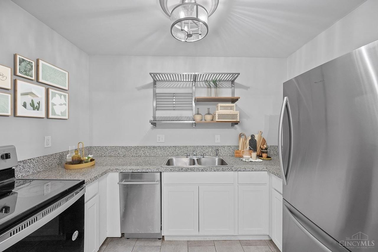 6210 Ridge Ave Apt 5 - Photo 4 of 9