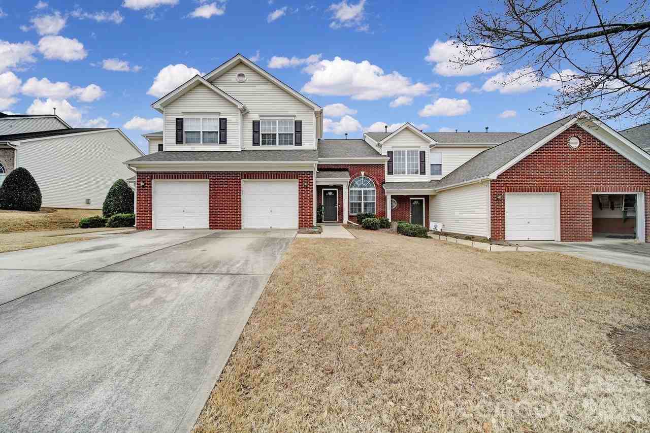 12252 Stratfield Place Cir - Photo 3 of 36