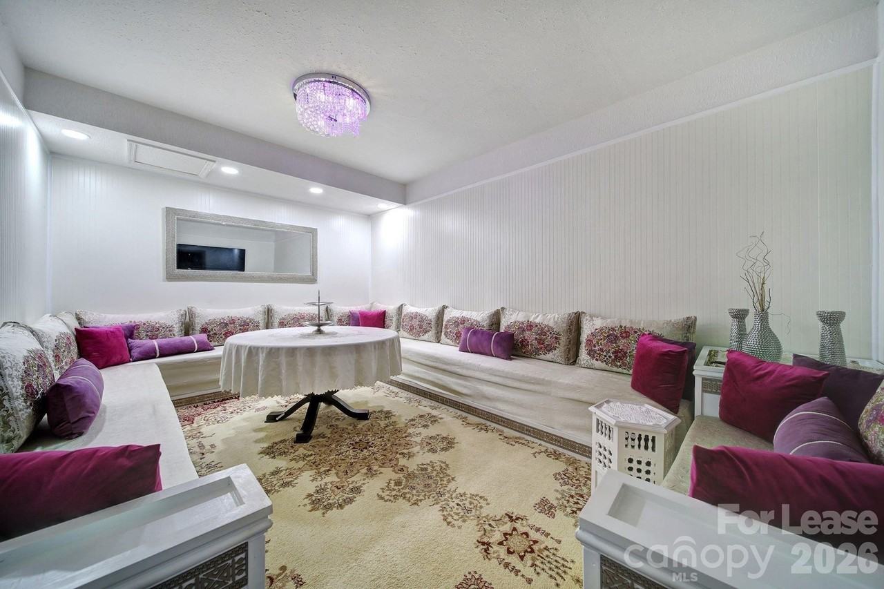 12252 Stratfield Place Cir - Photo 6 of 36