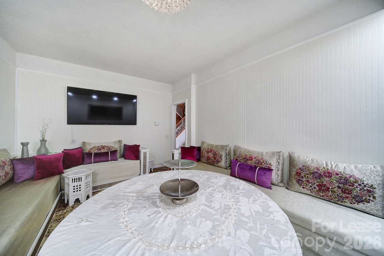 12252 Stratfield Place Cir - Photo 7 of 36