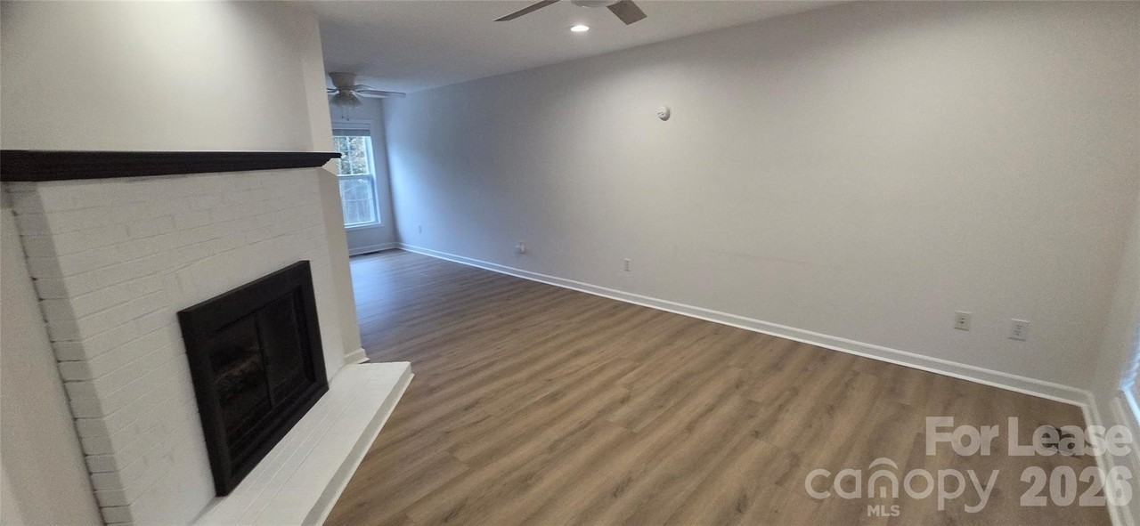 1912 Baxter St - Photo 2 of 11