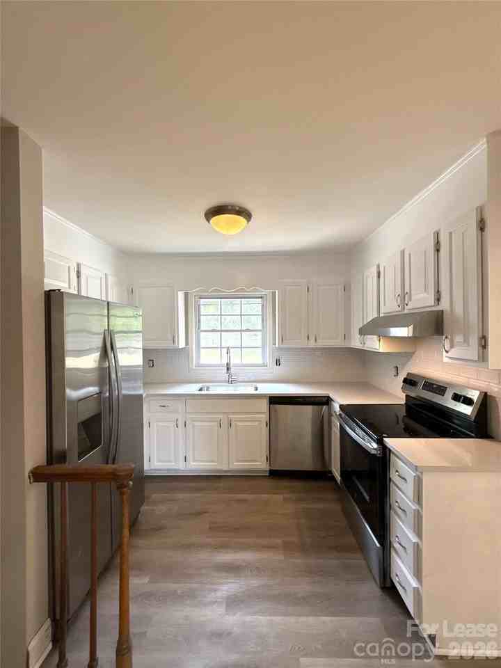 7124 Starvalley Dr - Photo 7 of 24