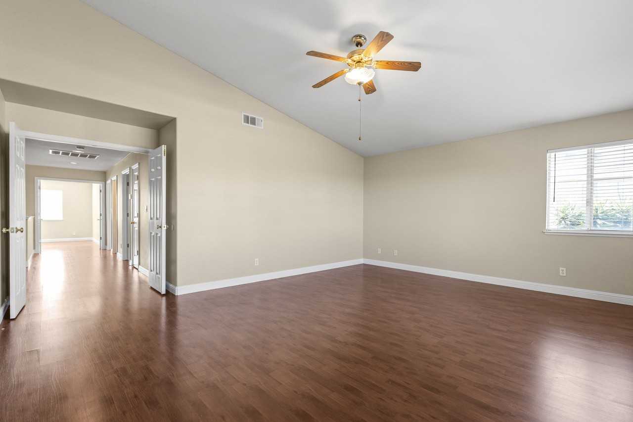 5220 Peacock Hill Dr #1 - Photo 6 of 26