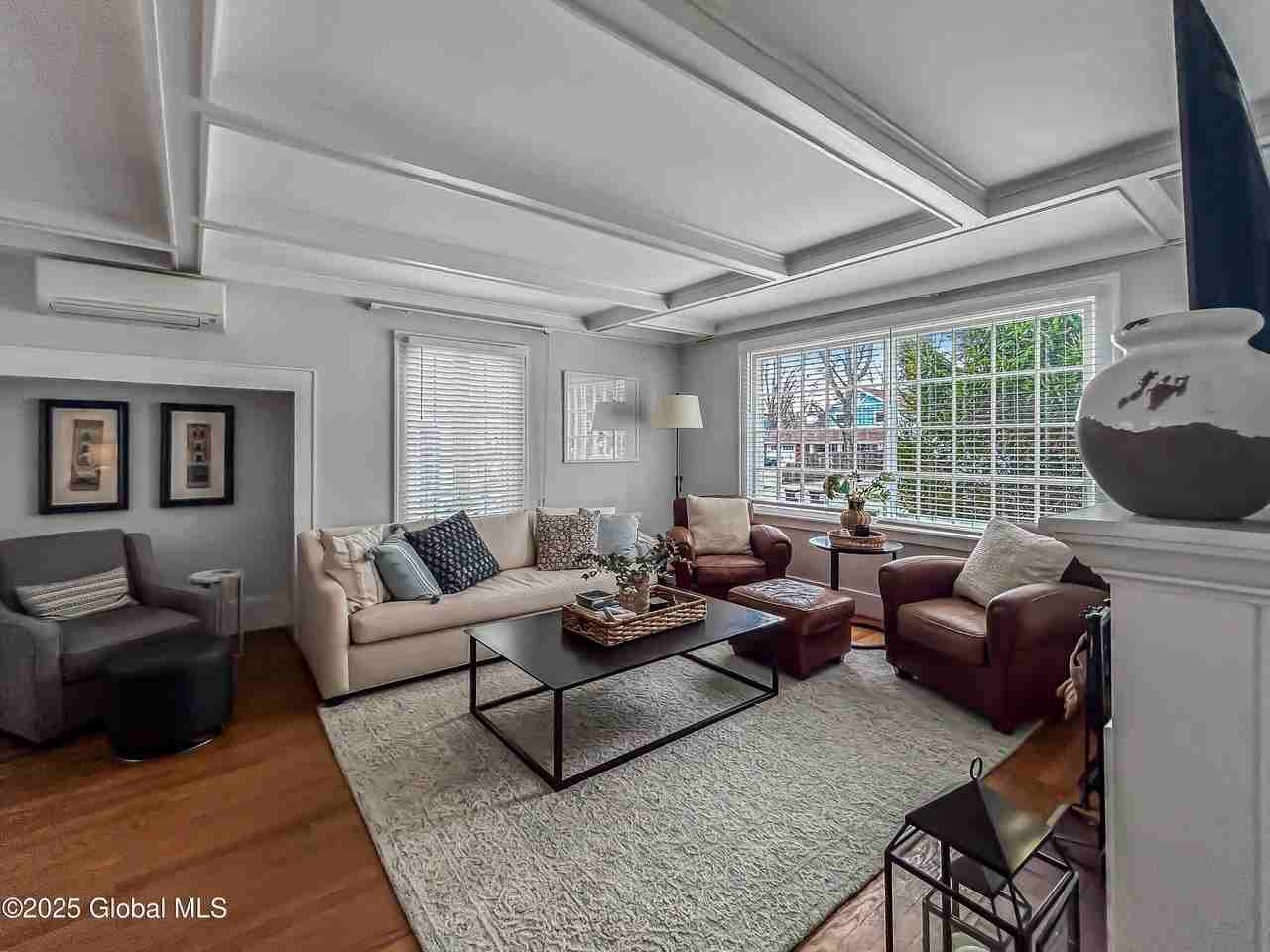 34 Pinewood Ave - Photo 6 of 50