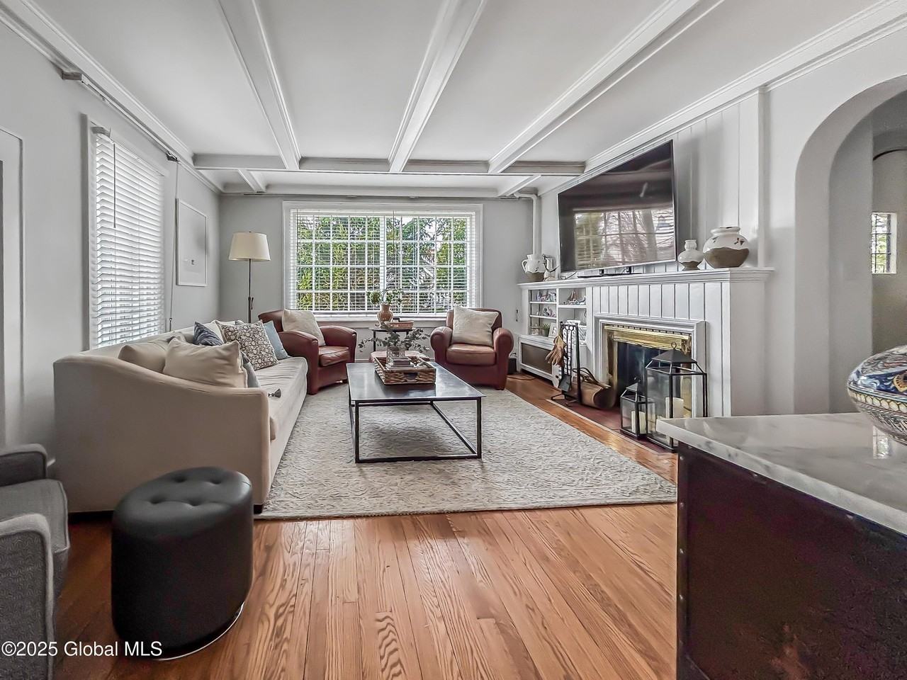 34 Pinewood Ave - Photo 7 of 50