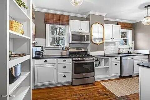 64 Second St - Photo 5 of 24