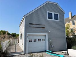 featured image of 141 Middle Beach Rd
