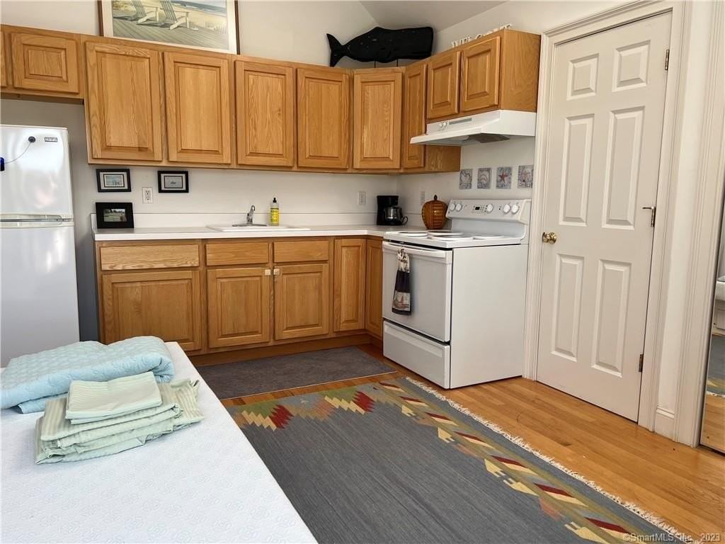 141 Middle Beach Rd - Photo 3 of 8