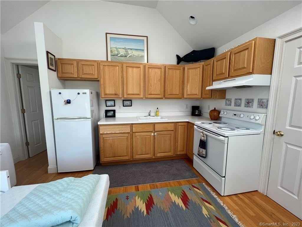 141 Middle Beach Rd - Photo 6 of 8