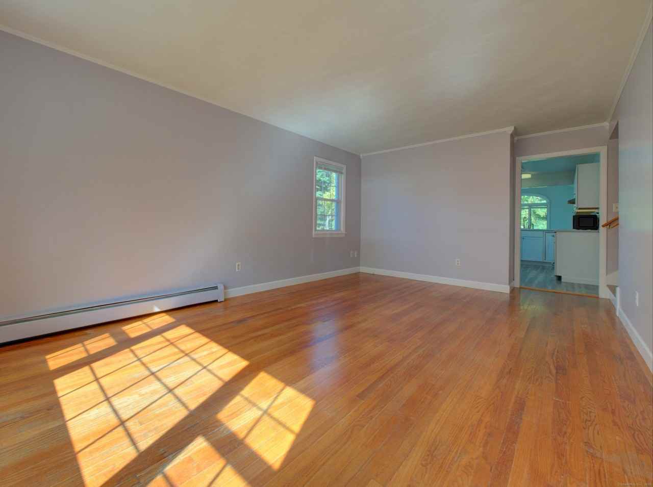 24 Larchmont Ter - Photo 2 of 35