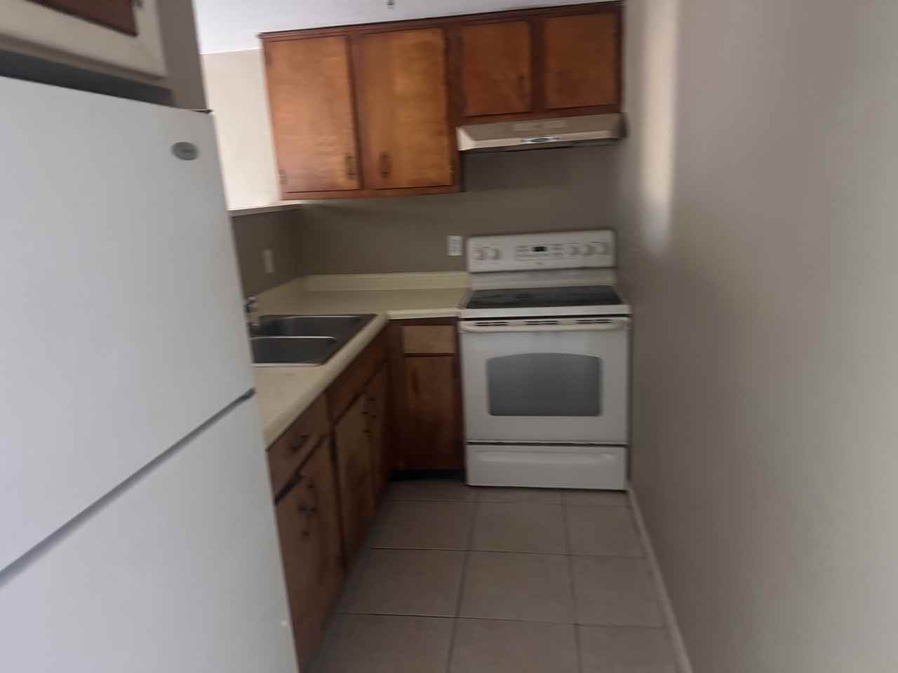 2212 E Silver Springs Blvd, Apt 13 - Photo 3 of 4