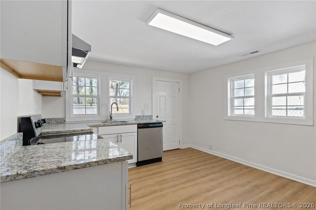 5109 Higgins St - Photo 4 of 28