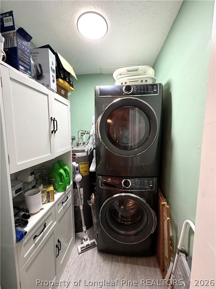 2105 Wexford Oaks Ct - Photo 4 of 24