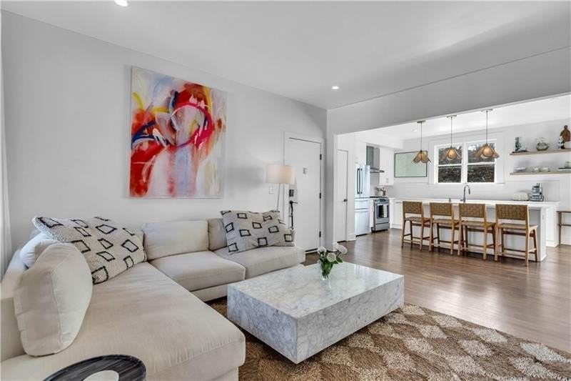 88 Peachtree Memorial Dr Nw Apt 4 - Photo 4 of 30