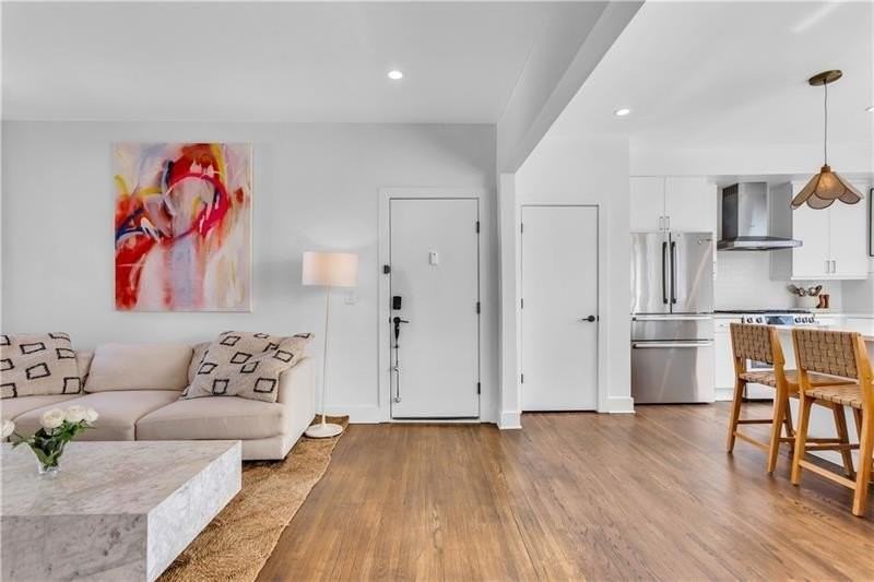 88 Peachtree Memorial Dr Nw Apt 4 - Photo 5 of 30