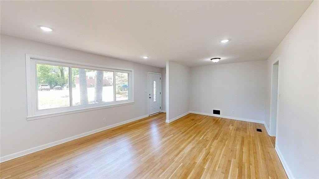 8 Larose Dr Sw - Photo 3 of 38