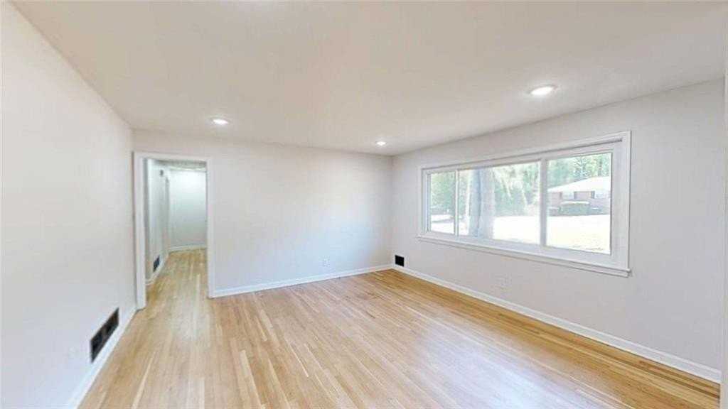 8 Larose Dr Sw - Photo 5 of 38