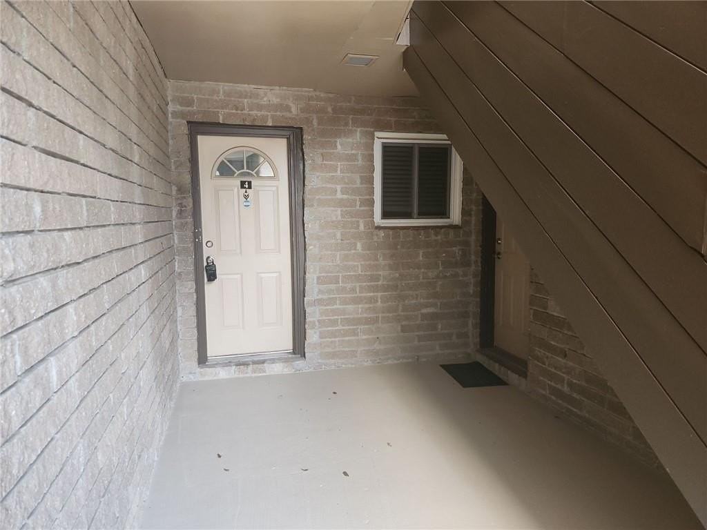 346 Carpenter Dr #4 - Photo 2 of 13