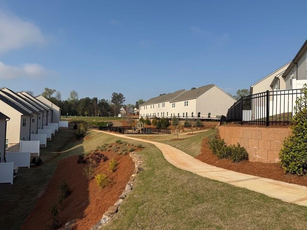 6715 Armonia Dr - Photo 3 of 32