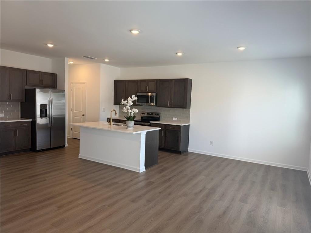 6715 Armonia Dr - Photo 6 of 32