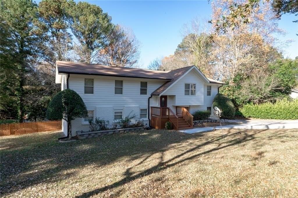 3599 Lower Roswell Rd - Photo 2 of 34