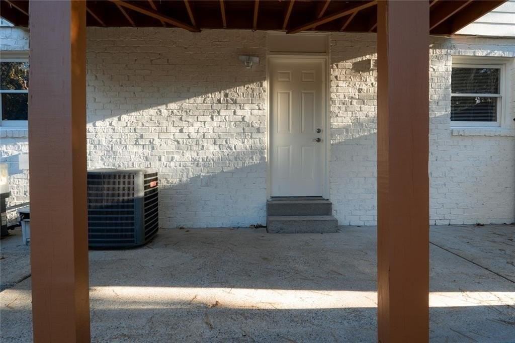 3599 Lower Roswell Rd - Photo 6 of 34
