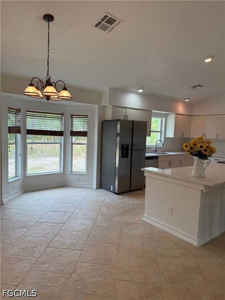 1371 14th Ave Ne - Photo 5 of 23