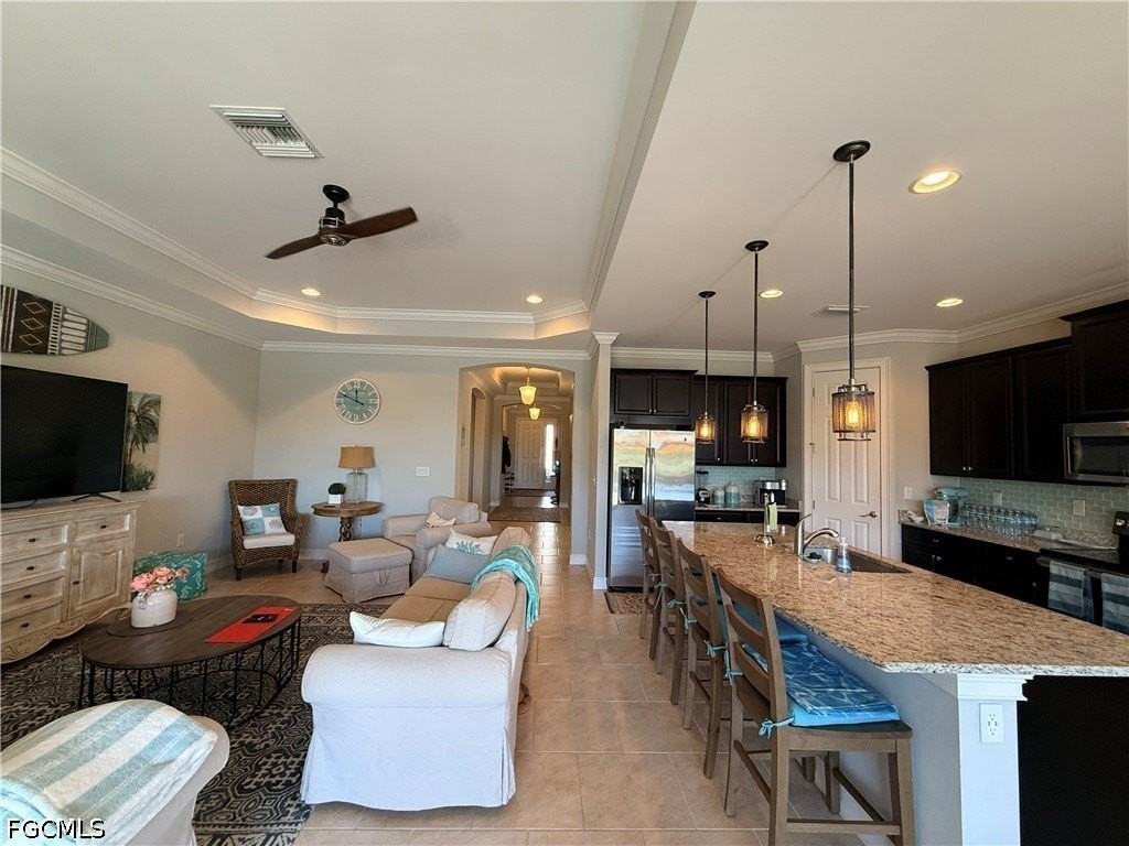 3920 King Edwards St - Photo 6 of 28