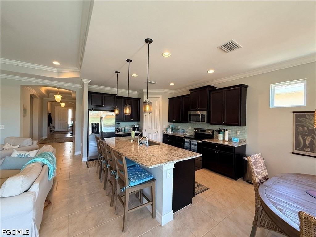 3920 King Edwards St - Photo 7 of 28