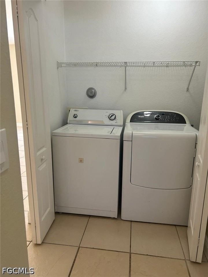 1910 Santa Barbara Blvd Apt 2 - Photo 4 of 5