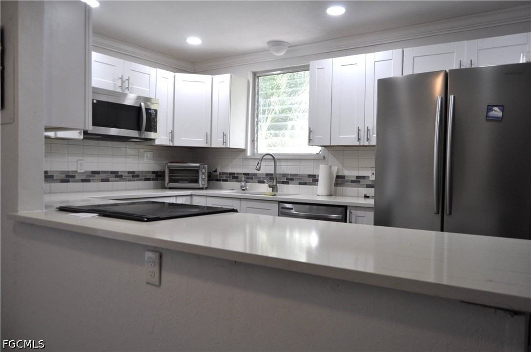 1435 Alcazar Ave - Photo 6 of 27