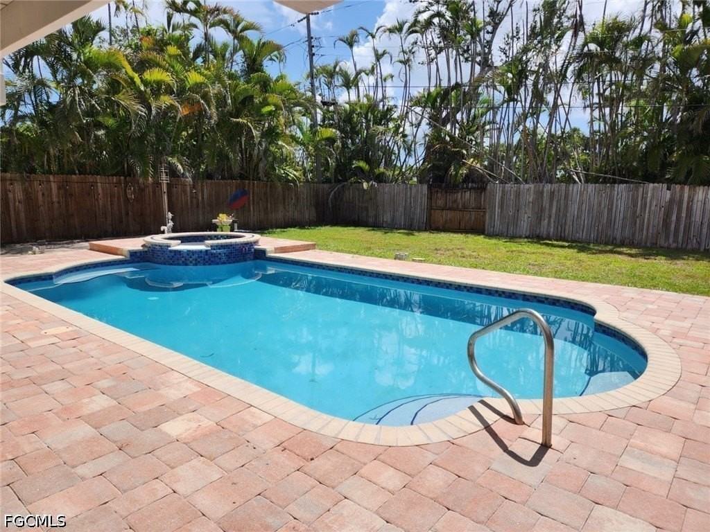 15410 Allen Way - Photo 3 of 39