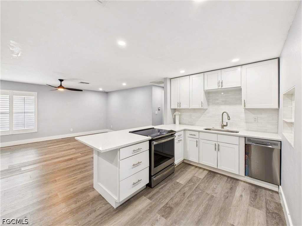 567 13th St N - Photo 3 of 23