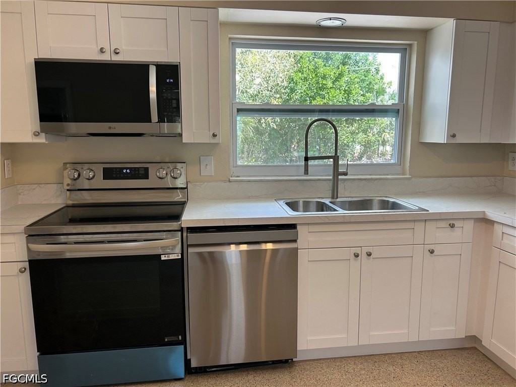 4320 Pine Lake Rd - Photo 6 of 30