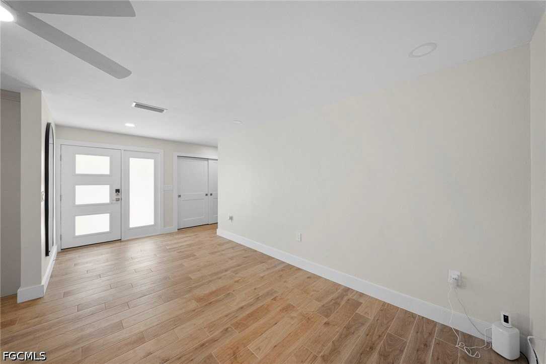 1039 El Mar Ave - Photo 7 of 35