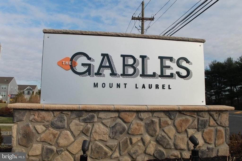 404 Monte Farm Rd - Photo 3 of 23