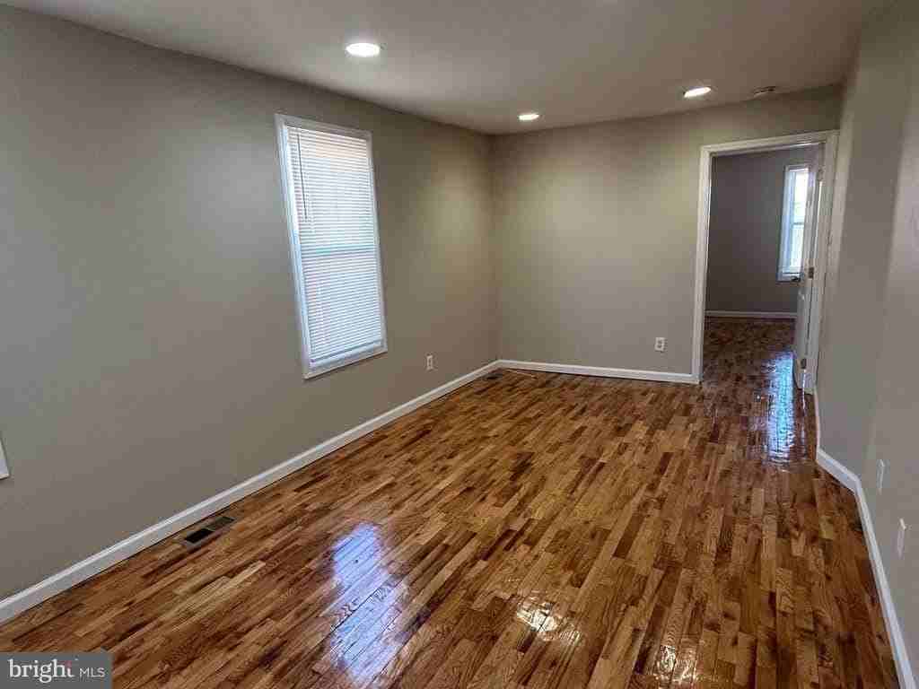 47B Hanover St - Photo 2 of 6