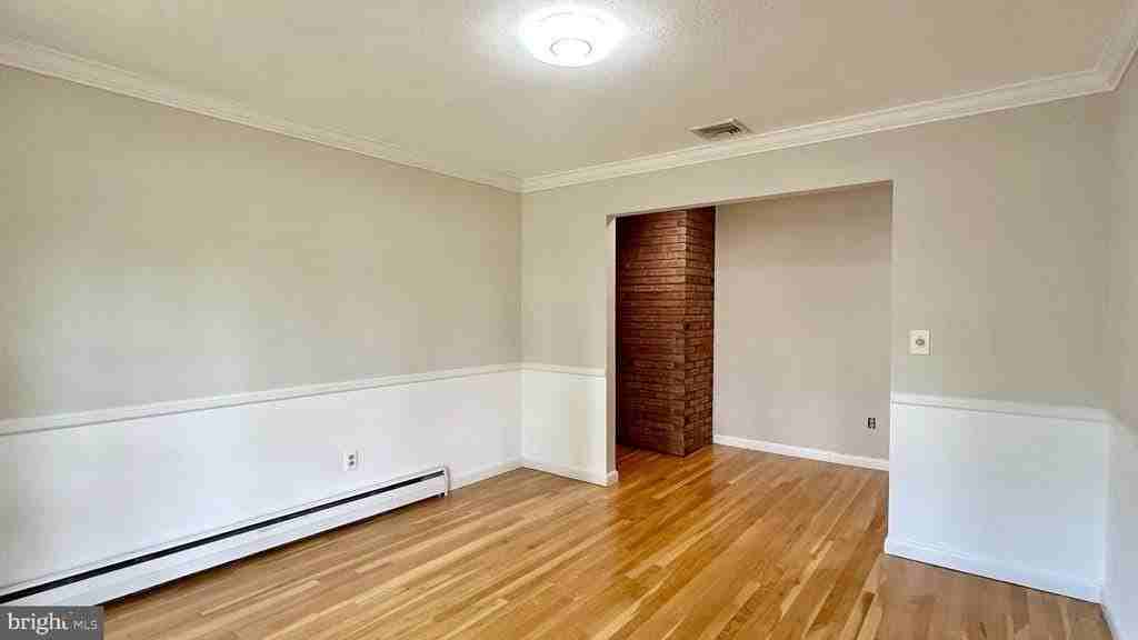 396 Riverside Dr - Photo 5 of 29