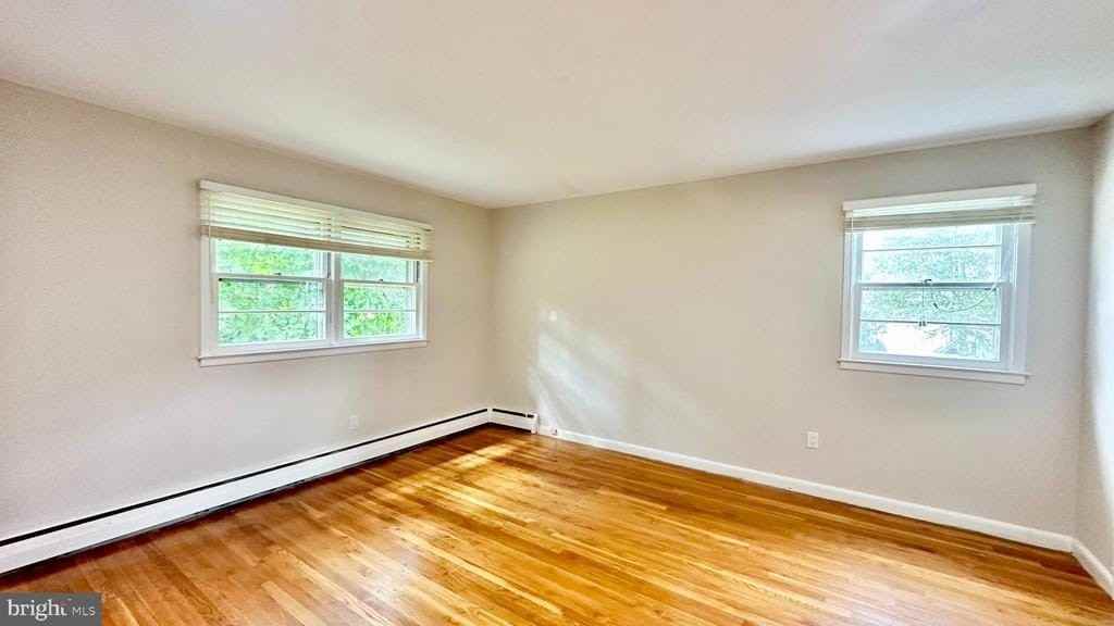 396 Riverside Dr - Photo 7 of 29